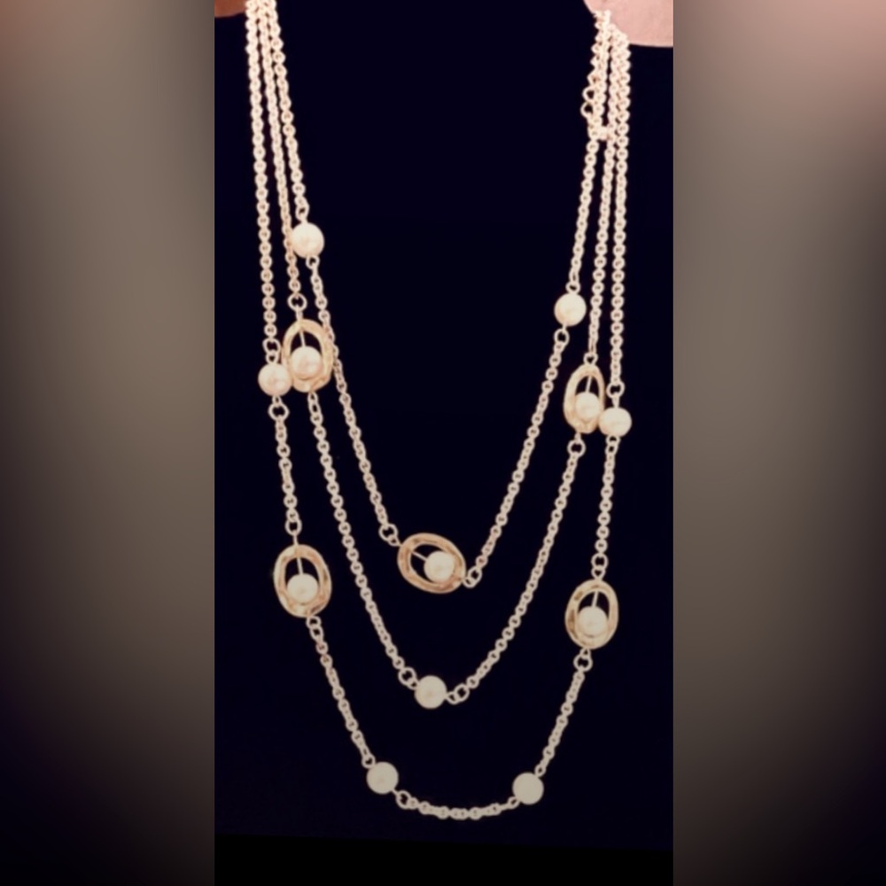 Pearl & Silver Chain Necklace UNIQUE, a cool, different way to display pearls - Picture 5 of 5